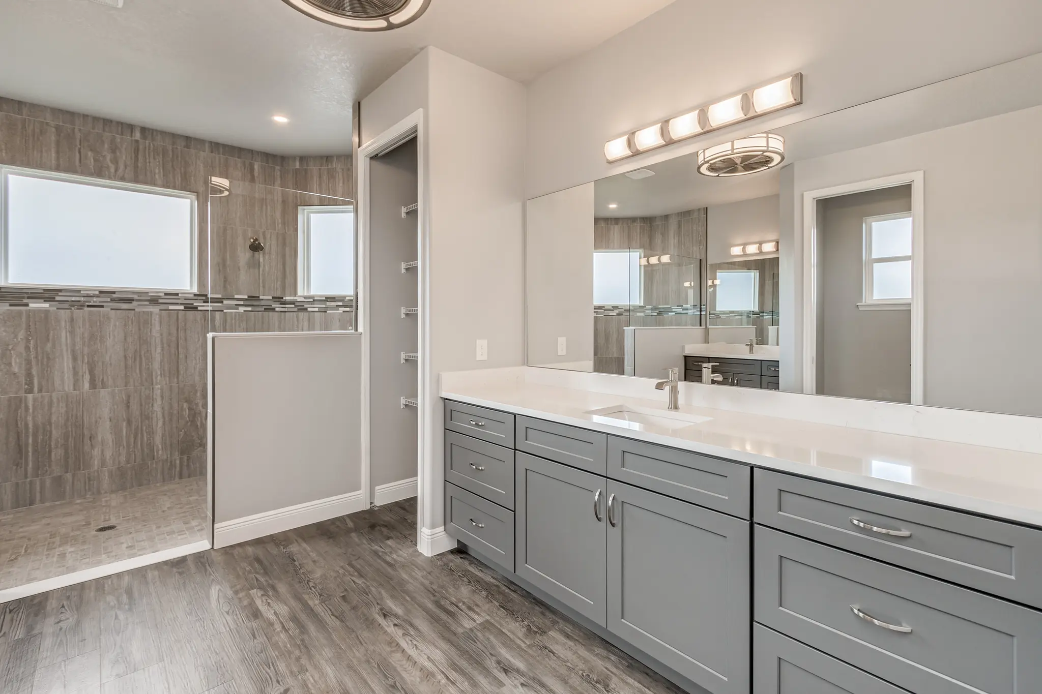 Barrington - Interior Photo 11