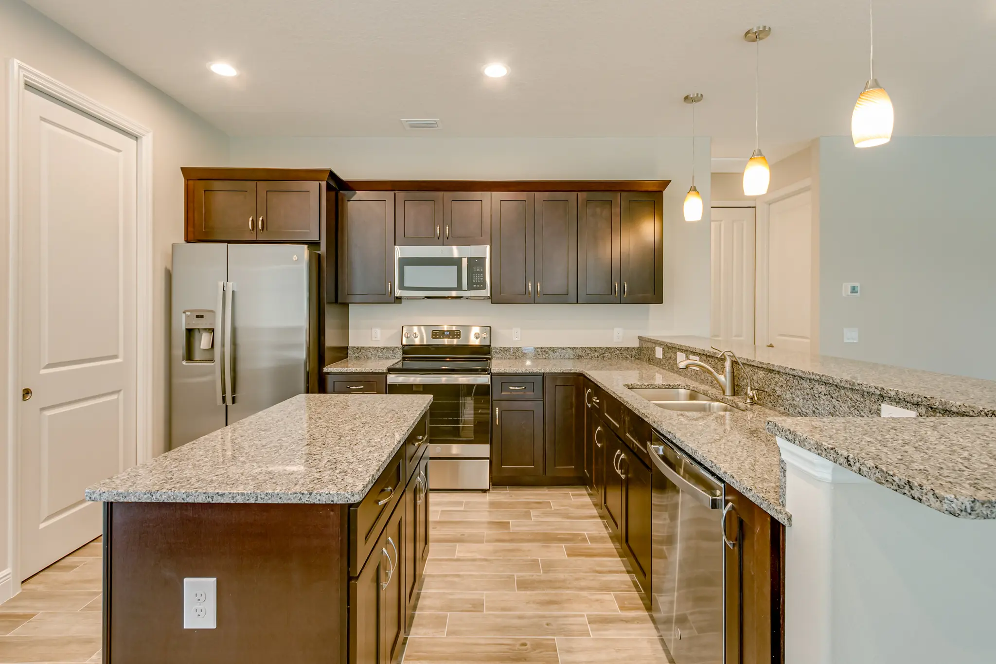 Michelle - Interior Photo 6