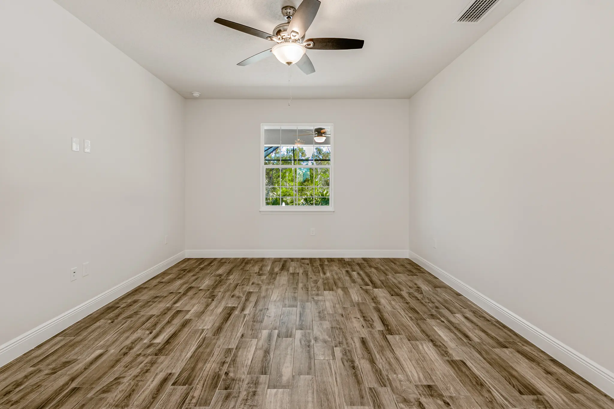 Barrington - Interior Photo 9