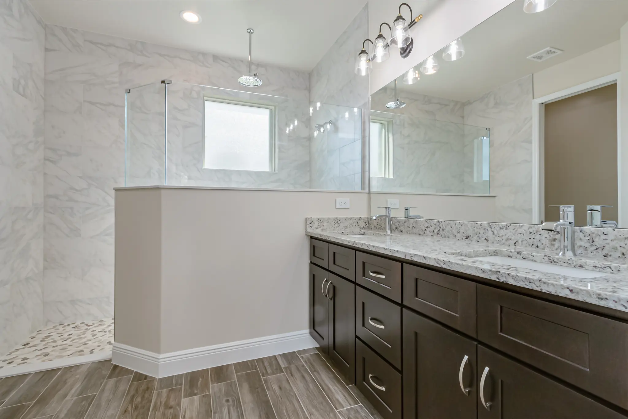 Springfield - Interior Photo 11