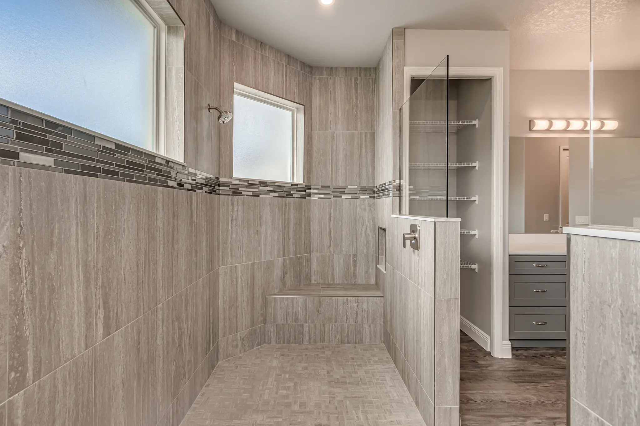 Barrington - Interior Photo 8