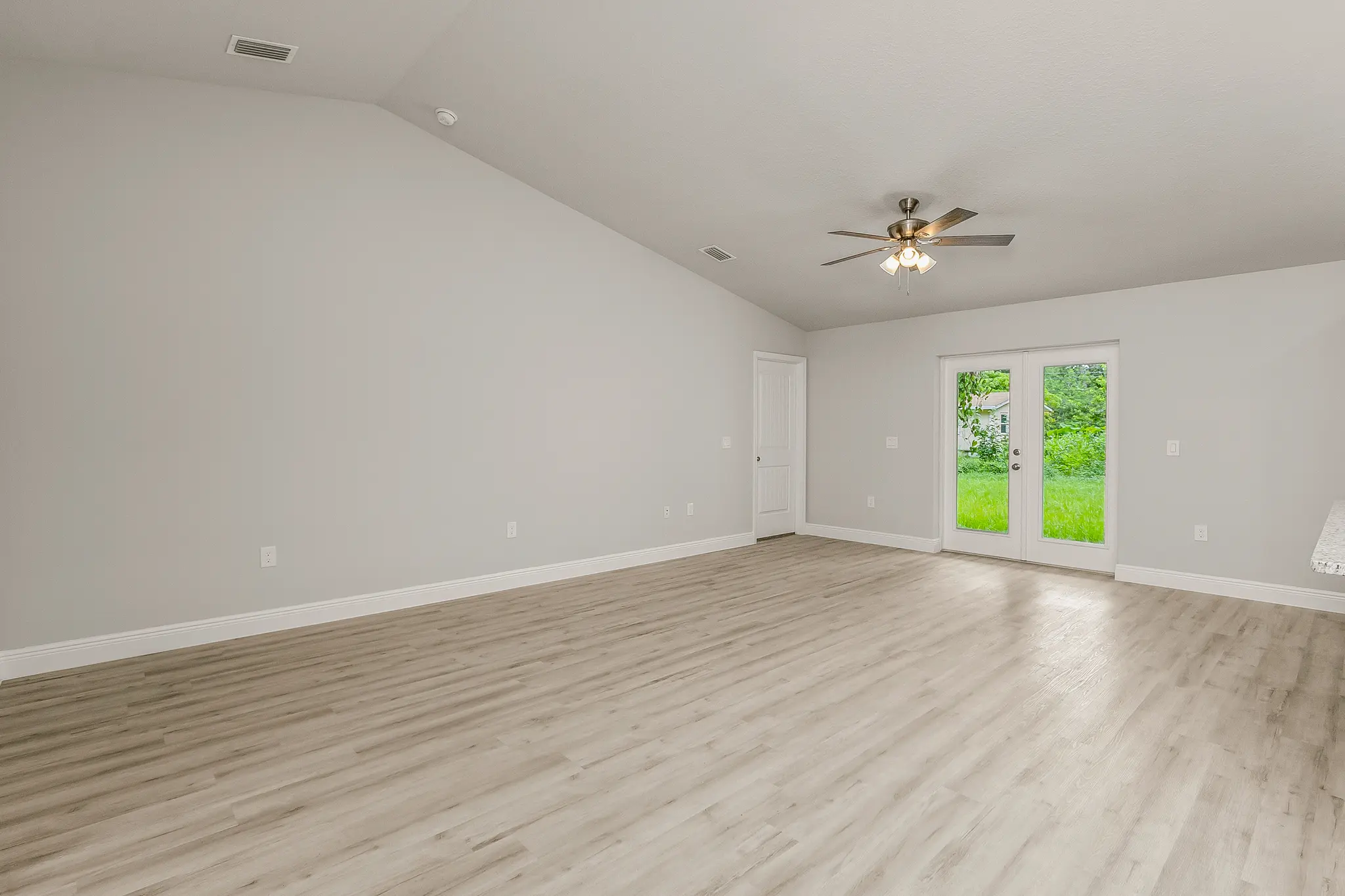 Savoy - Interior Photo 28