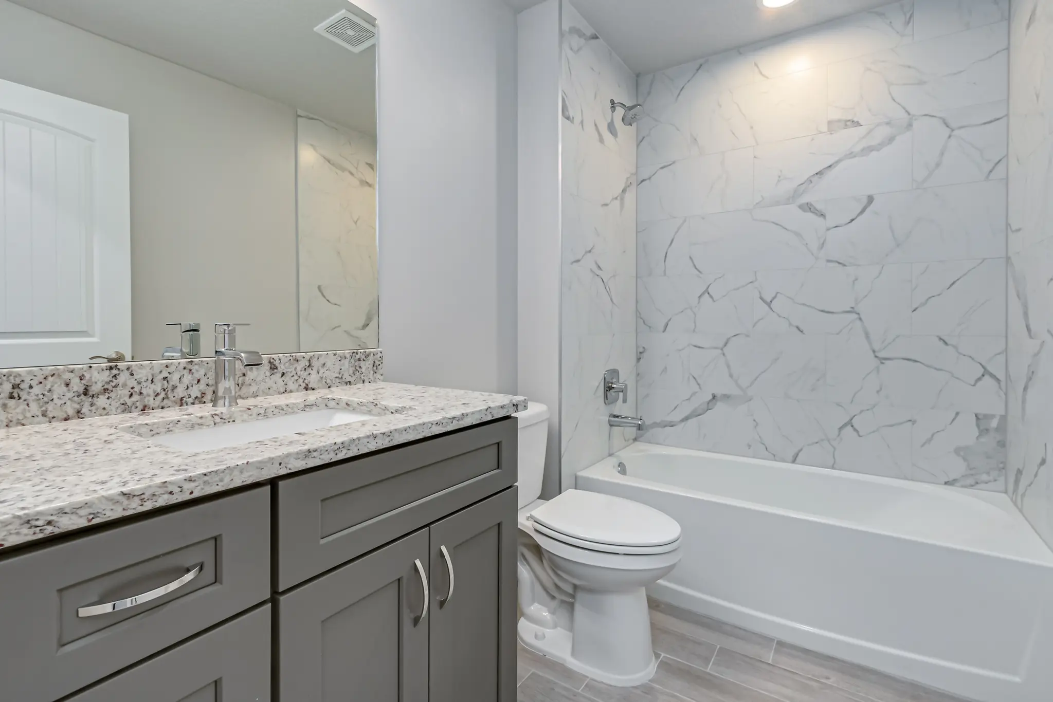 Savoy - Interior Photo 29