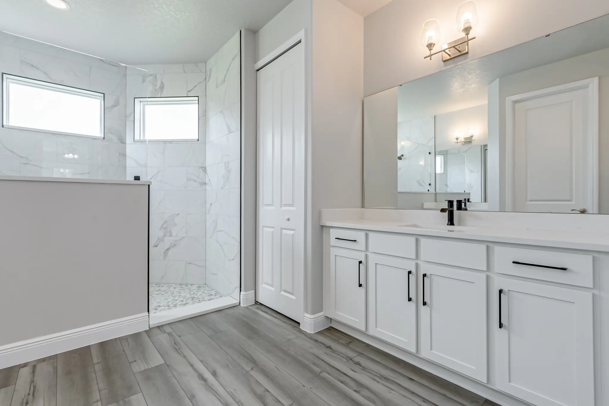 Lillian - Interior Photo 7