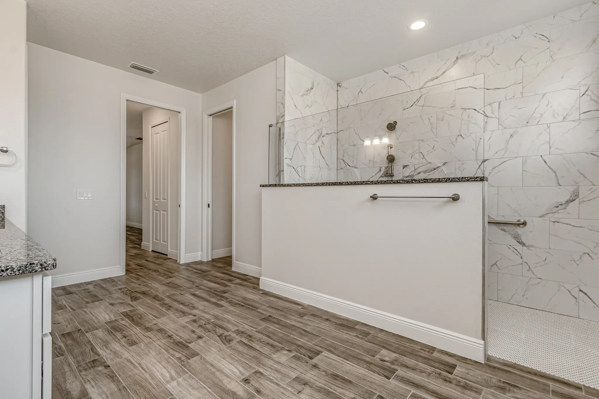 Barrington - Interior Photo 5