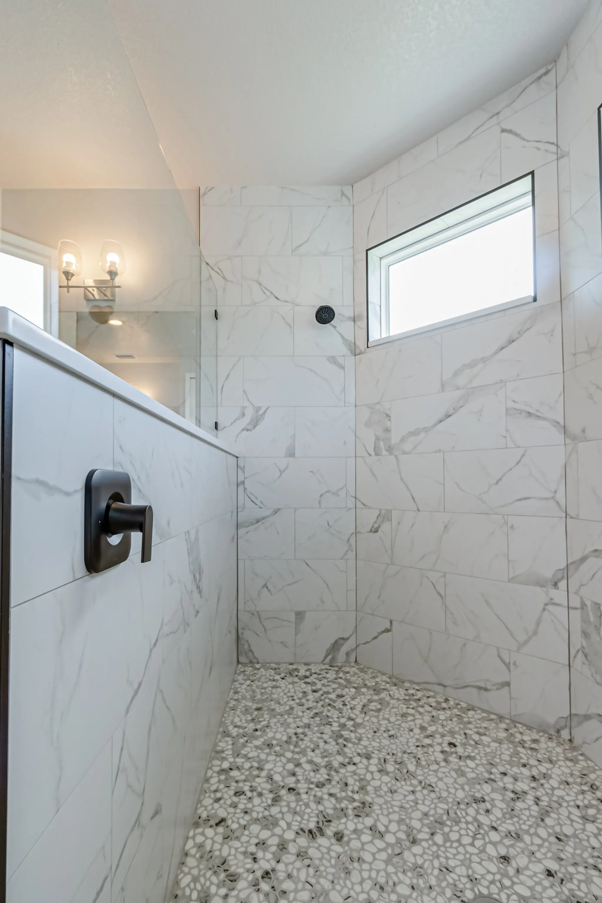 Lillian - Interior Photo 5