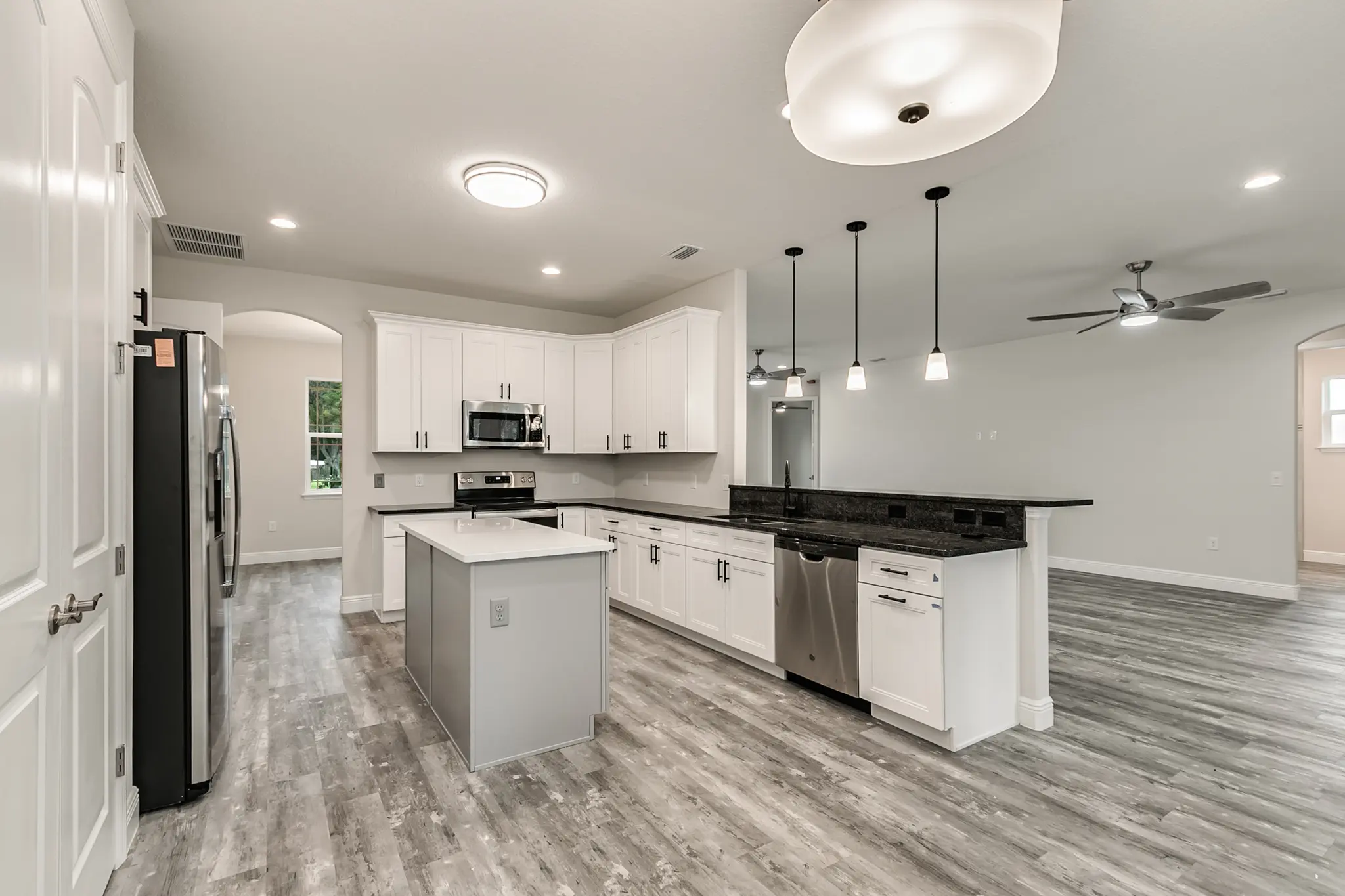 Batavia Three Car - Interior Photo 5