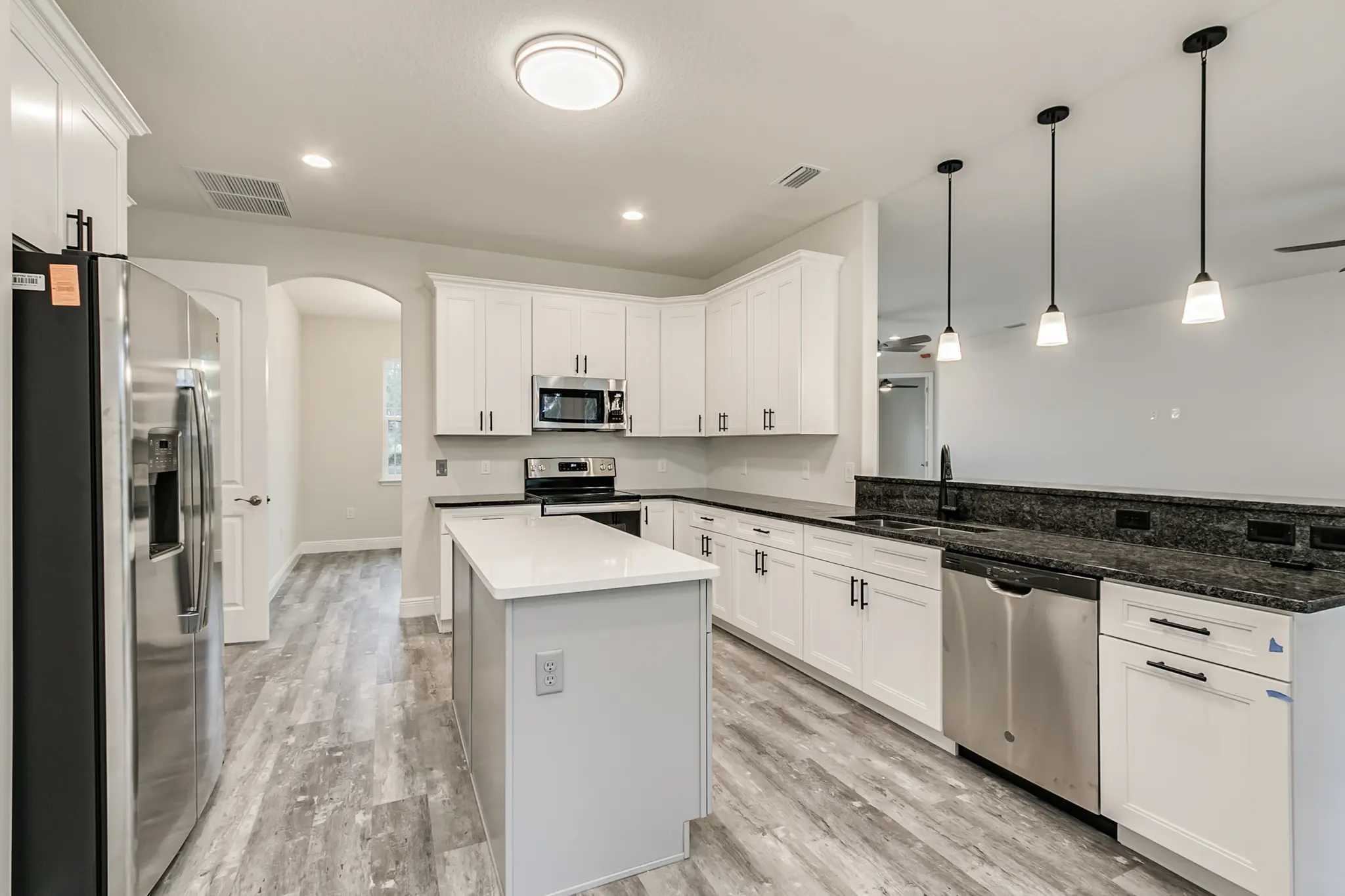 Batavia Three Car - Interior Photo 3