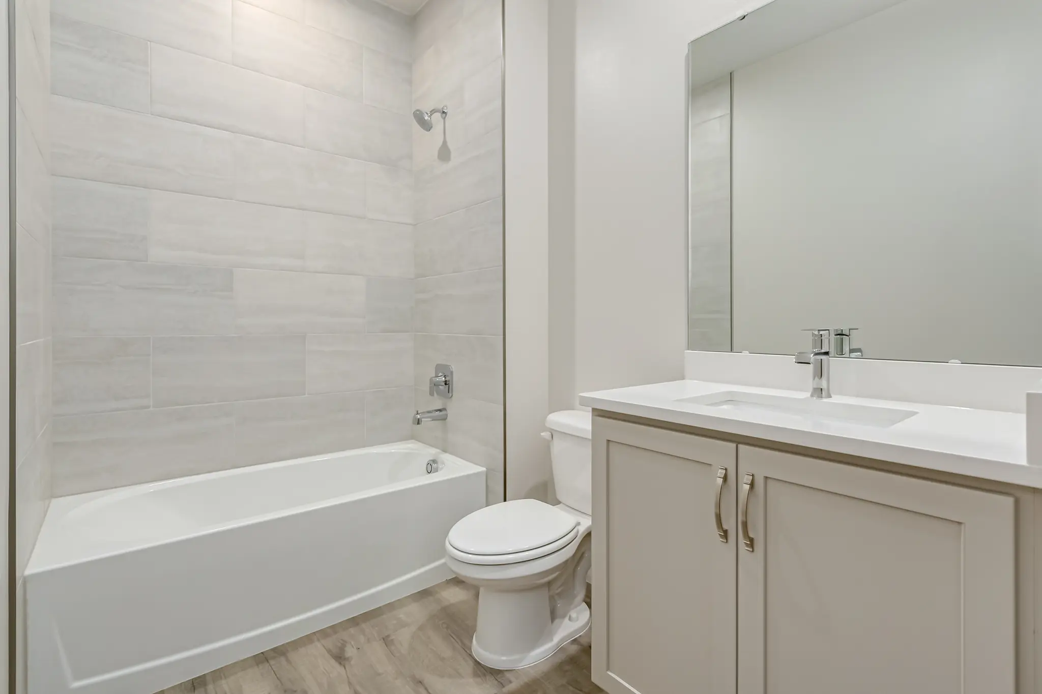 Kaia - Interior Photo 9