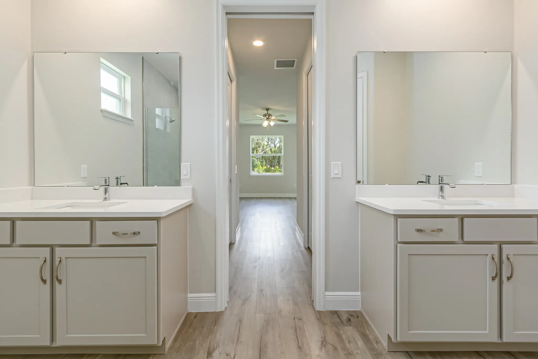 Kaia - Interior Photo 6