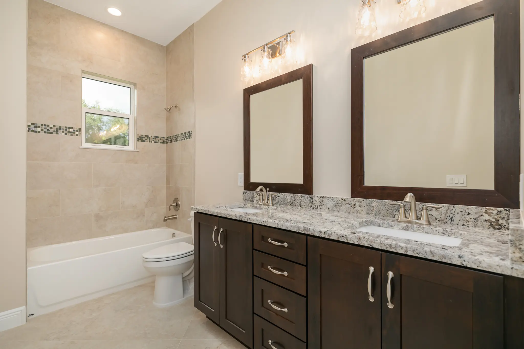 Wellington - Interior Photo 21