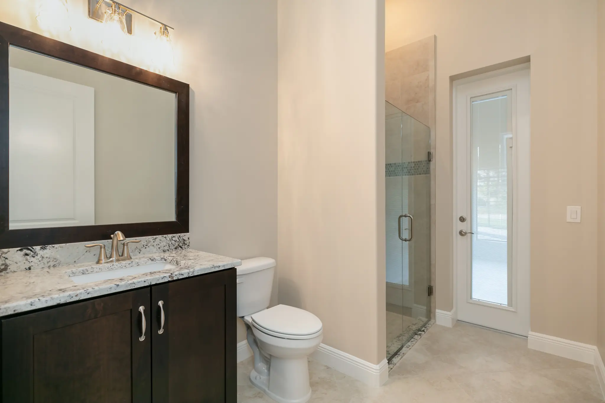 Wellington - Interior Photo 20