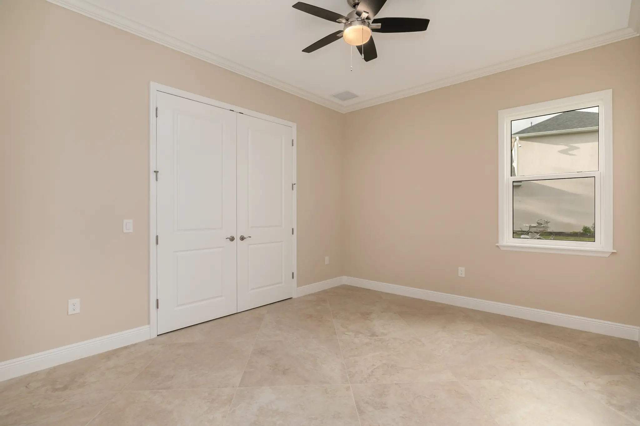 Wellington - Interior Photo 19