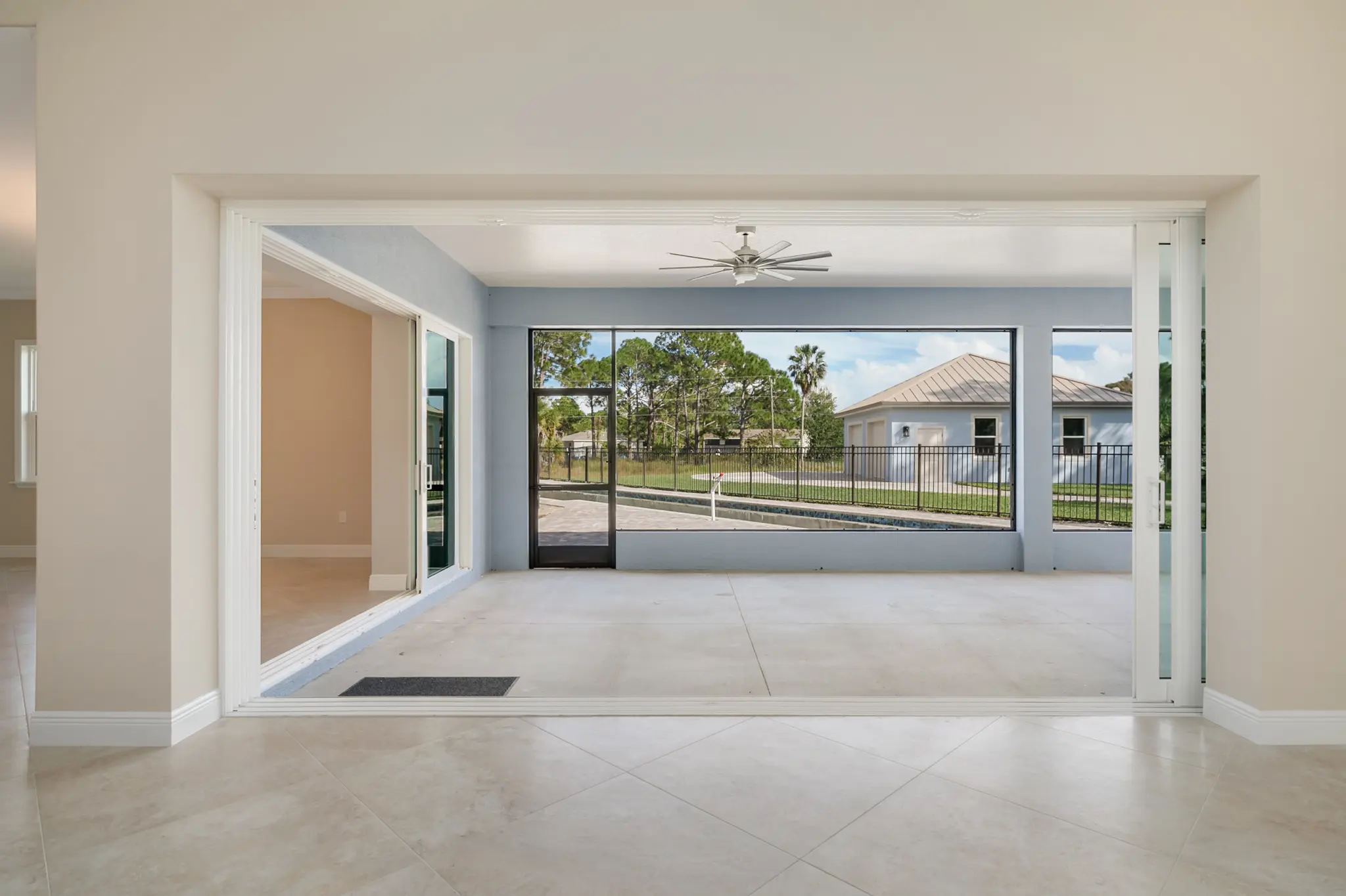 Wellington - Interior Photo 17