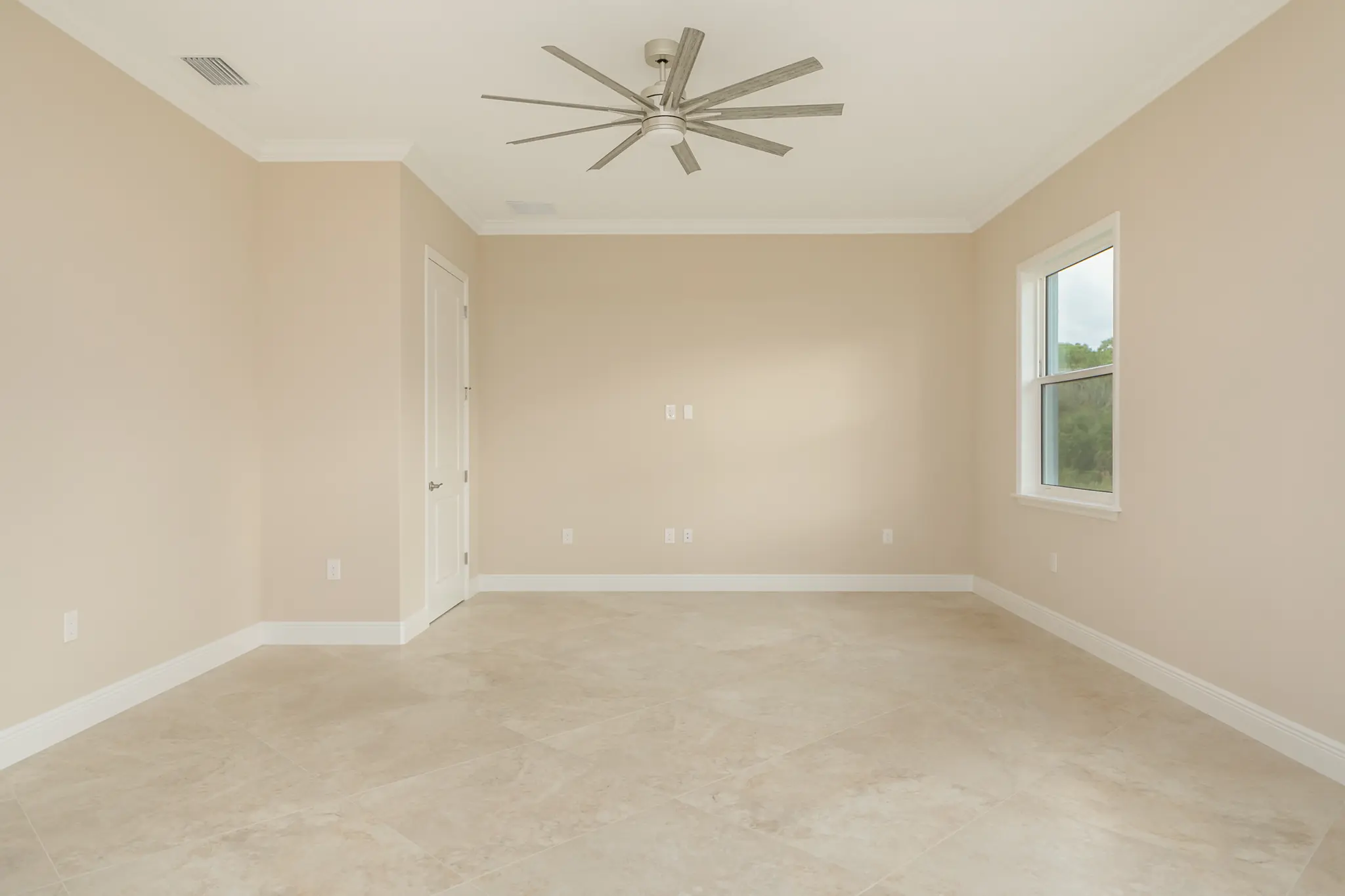 Wellington - Interior Photo 13