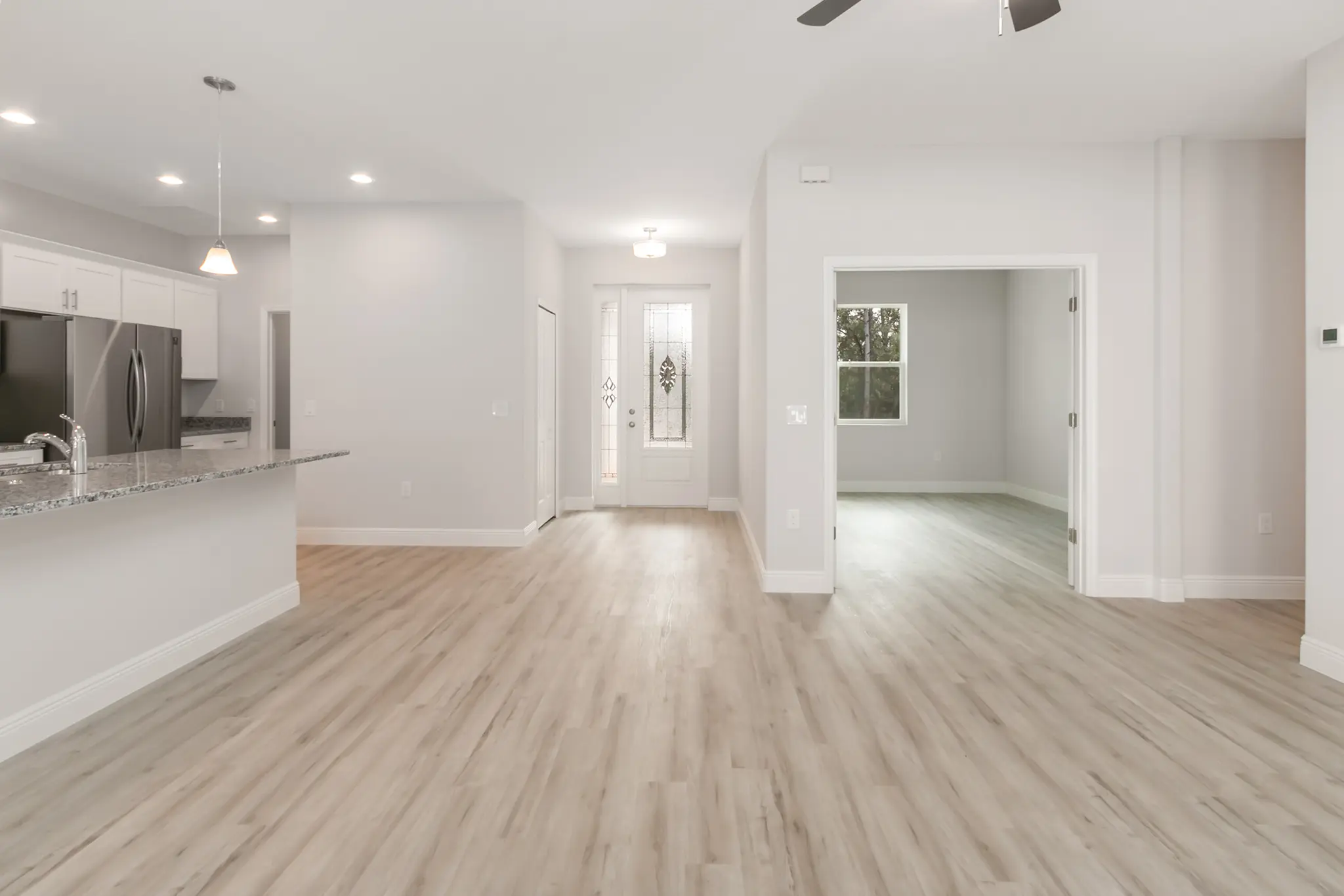 Willow - Interior Photo 9