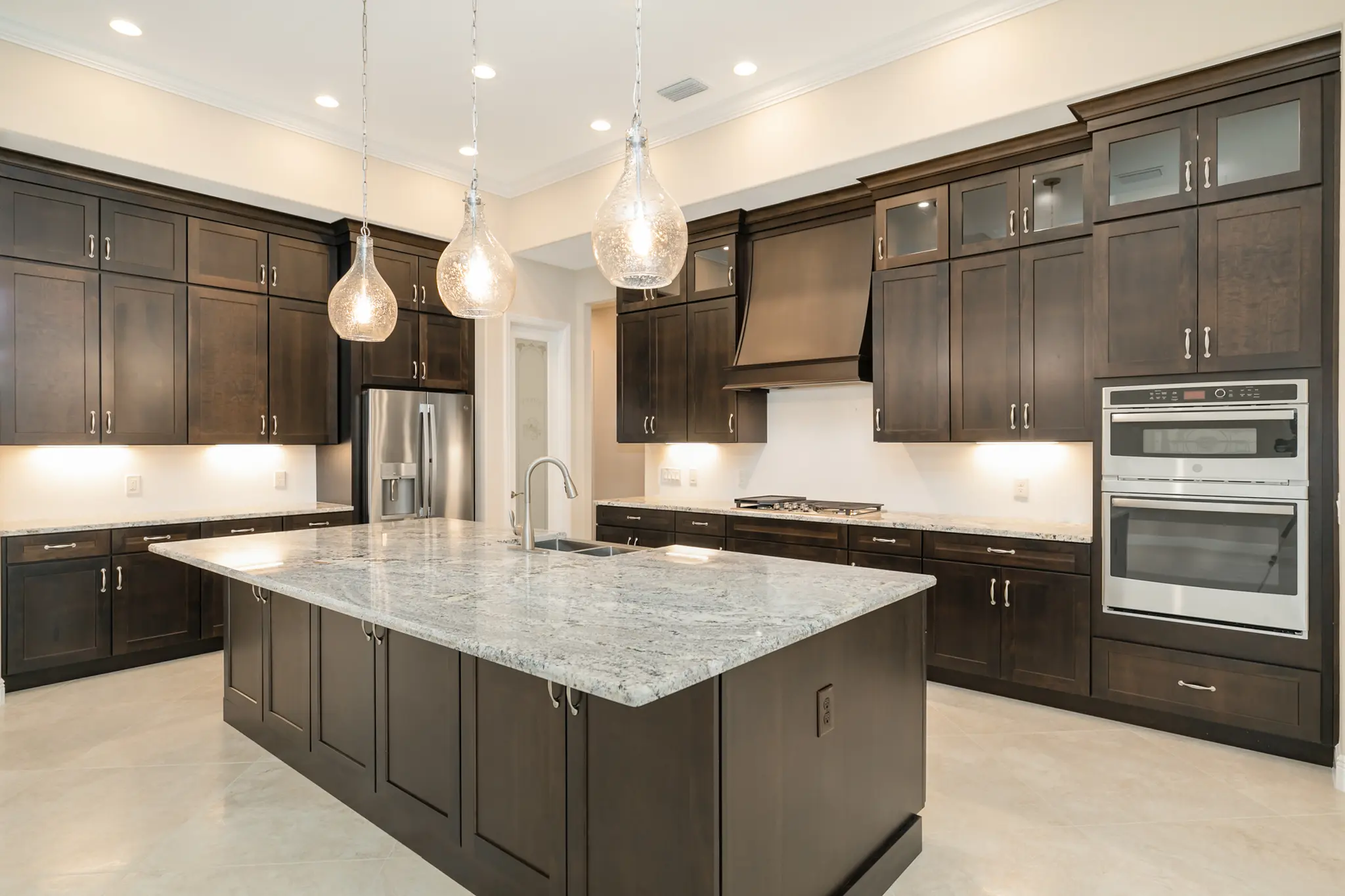 Wellington - Interior Photo 10