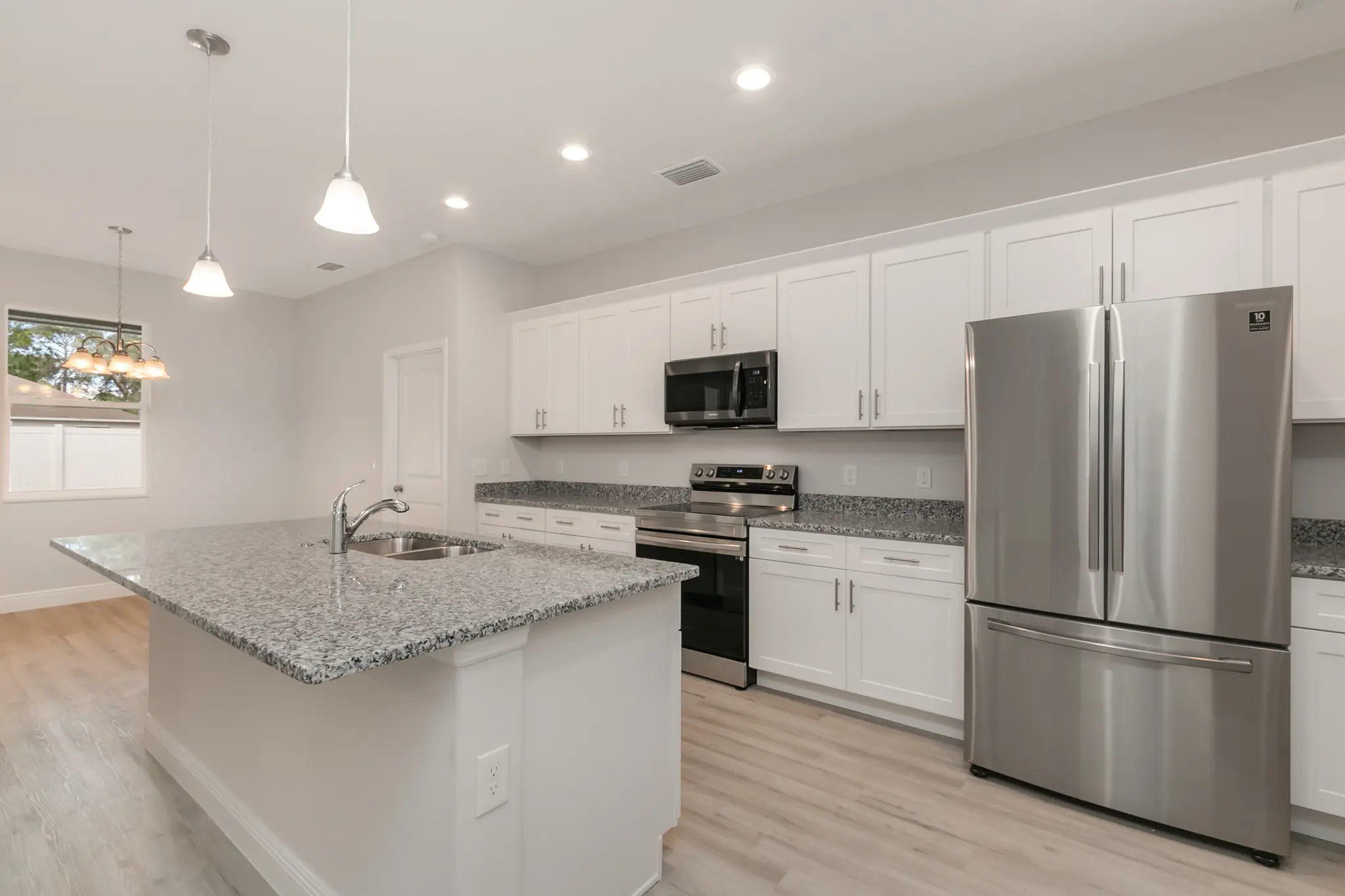 Willow - Interior Photo 8