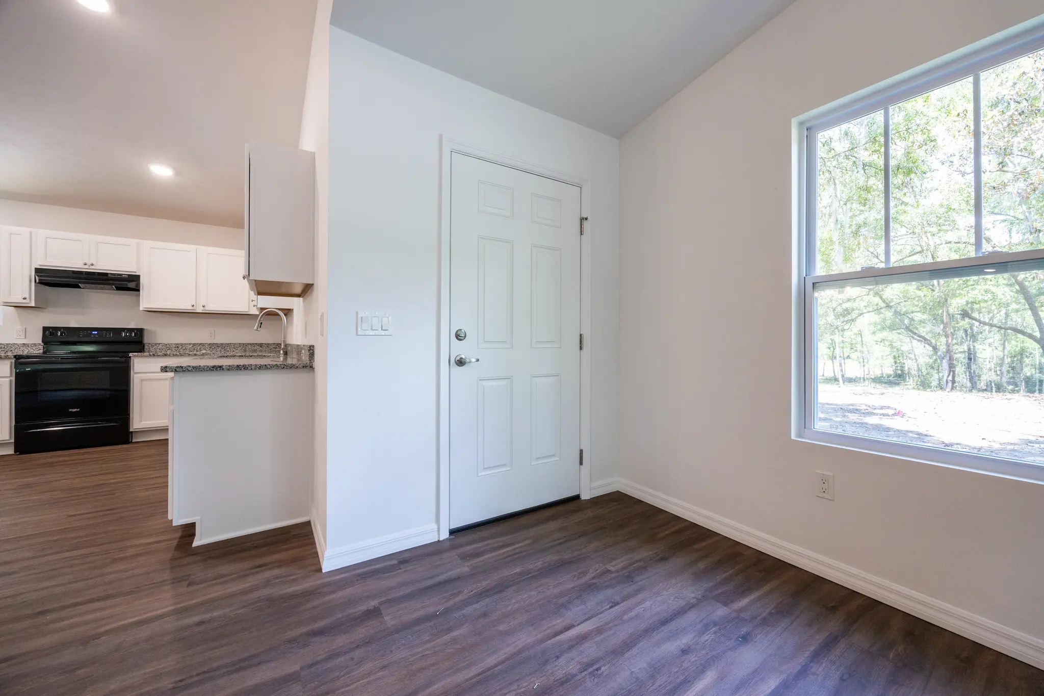 Aspen - Interior Photo 13