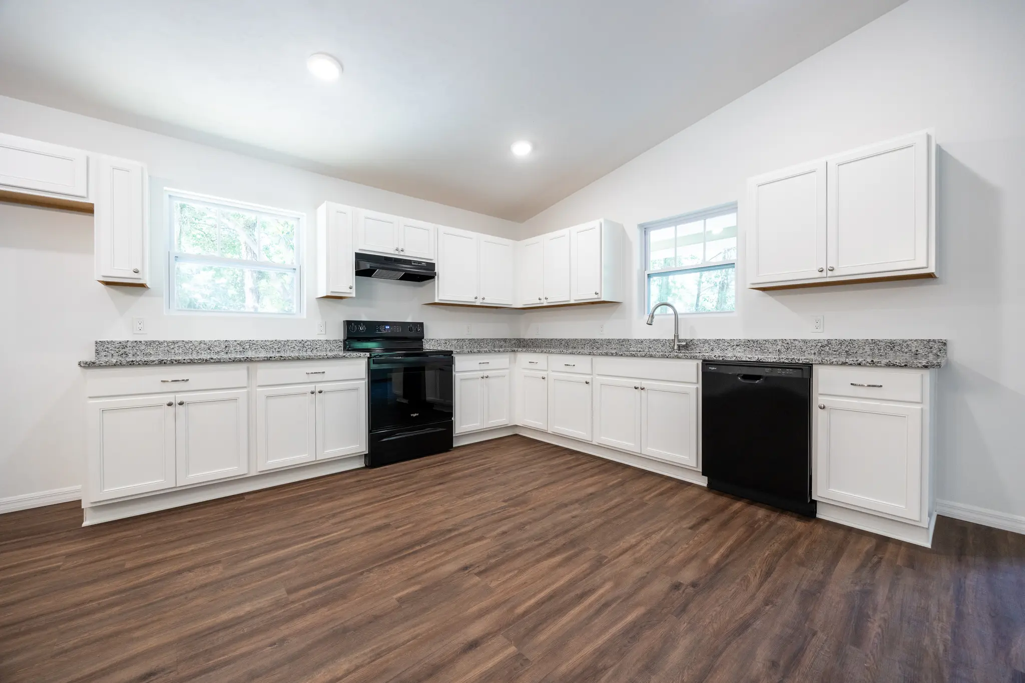 Aspen - Interior Photo 11