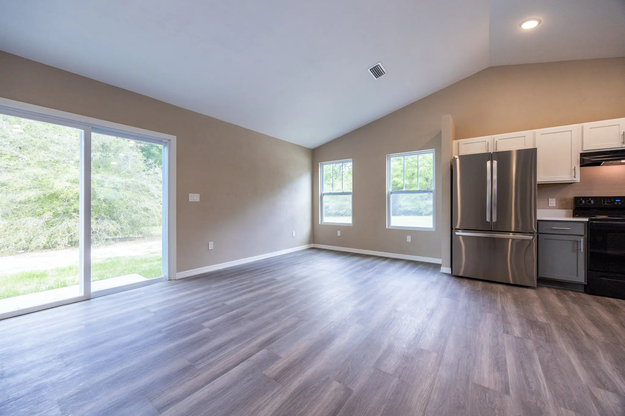 Suwannee - Interior Photo 6