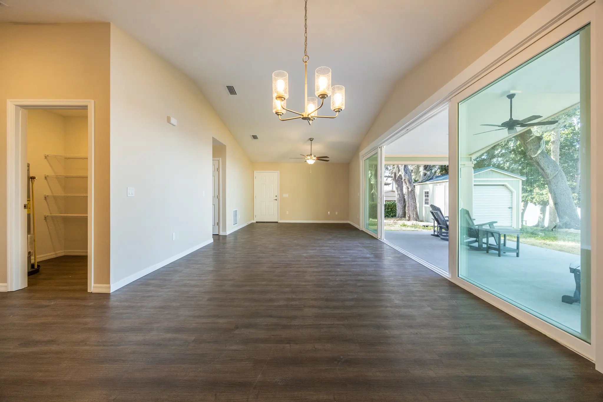 Tyndale - Interior Photo 5