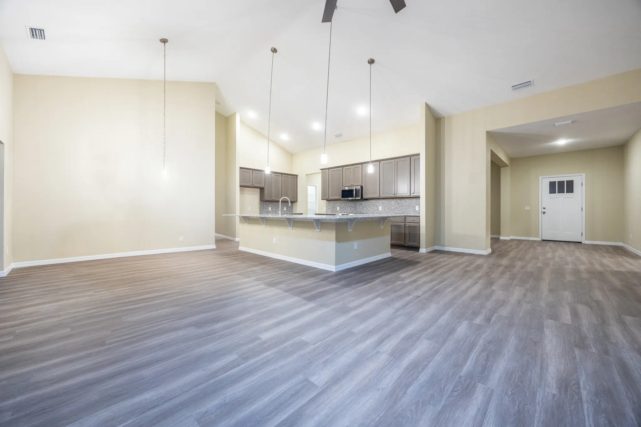 Brunswick - Interior Photo 12