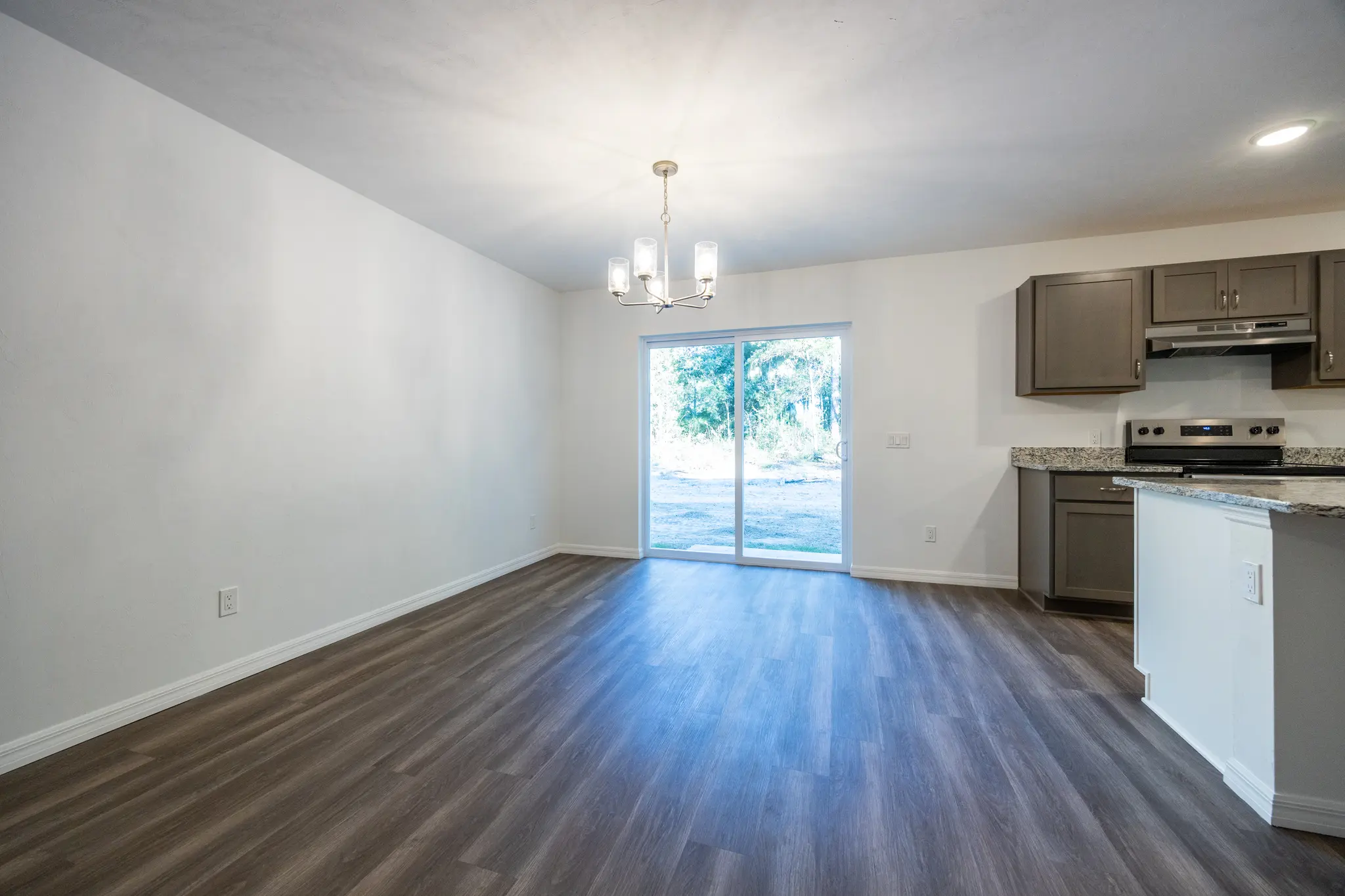 Litchfield - Interior Photo 13