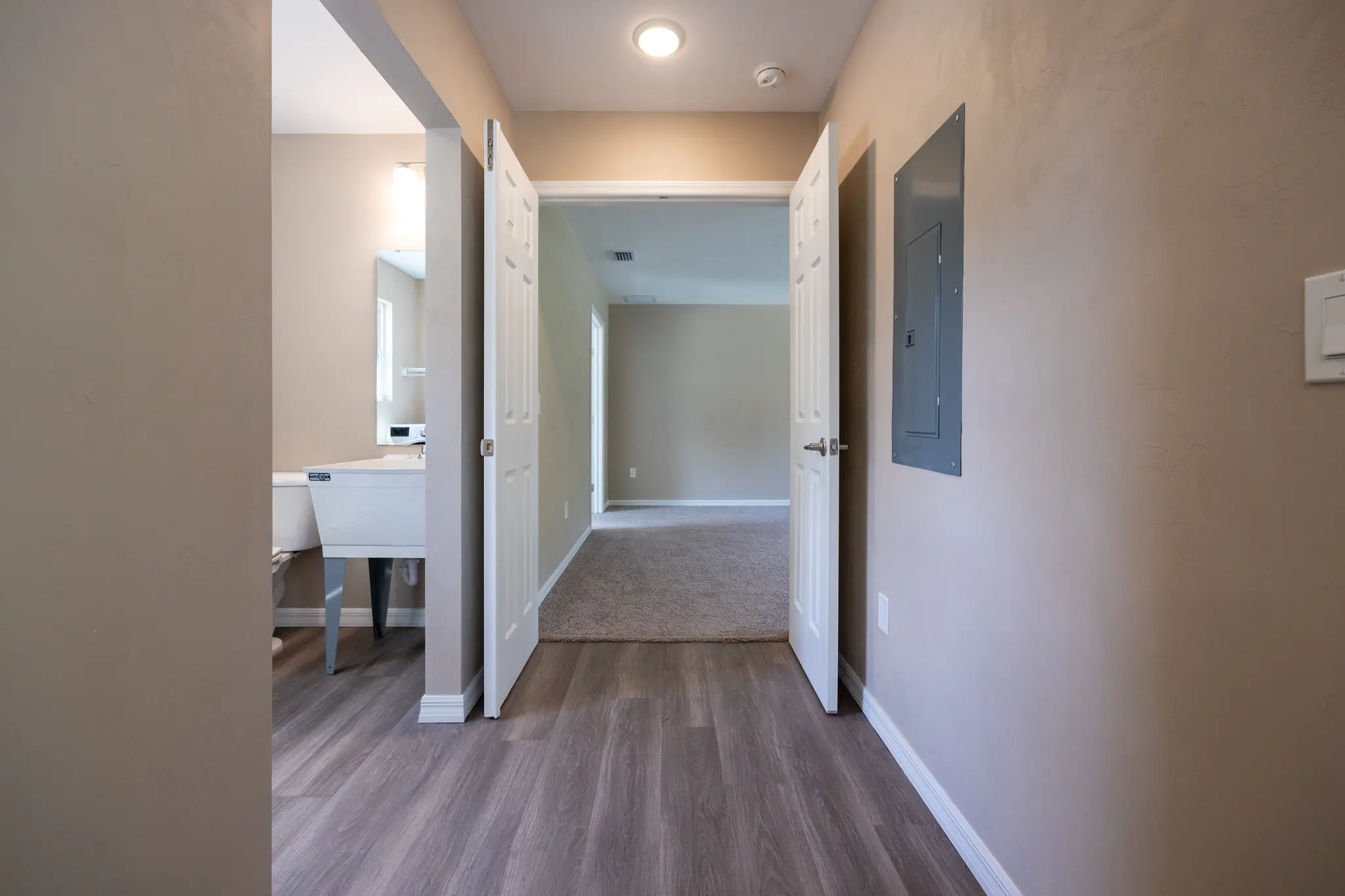 Suwannee - Interior Photo 9