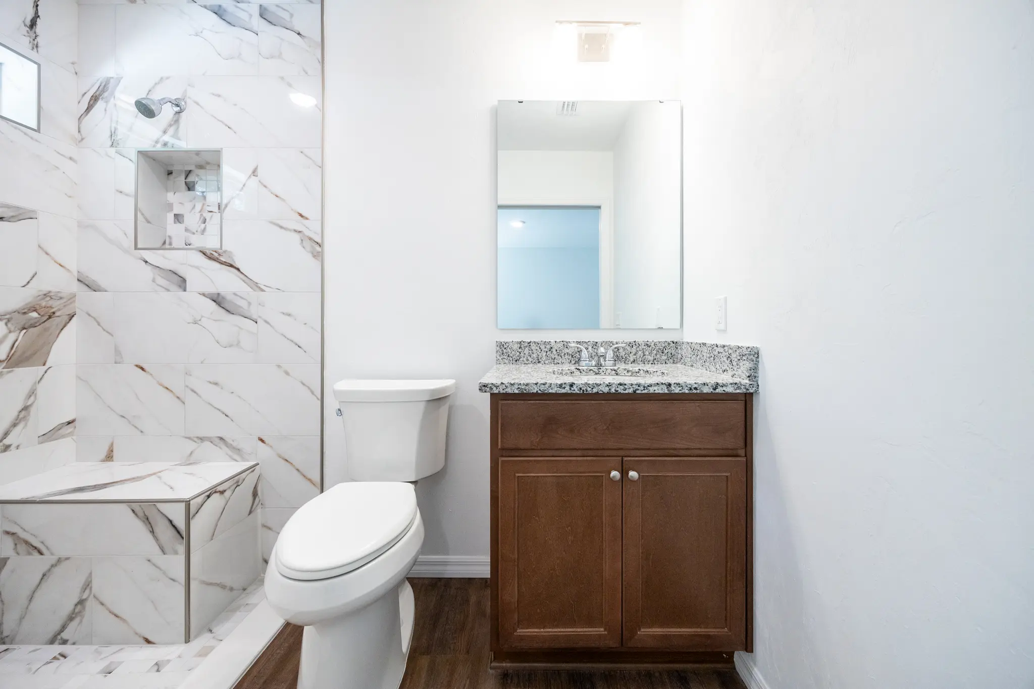 Aspen - Interior Photo 4