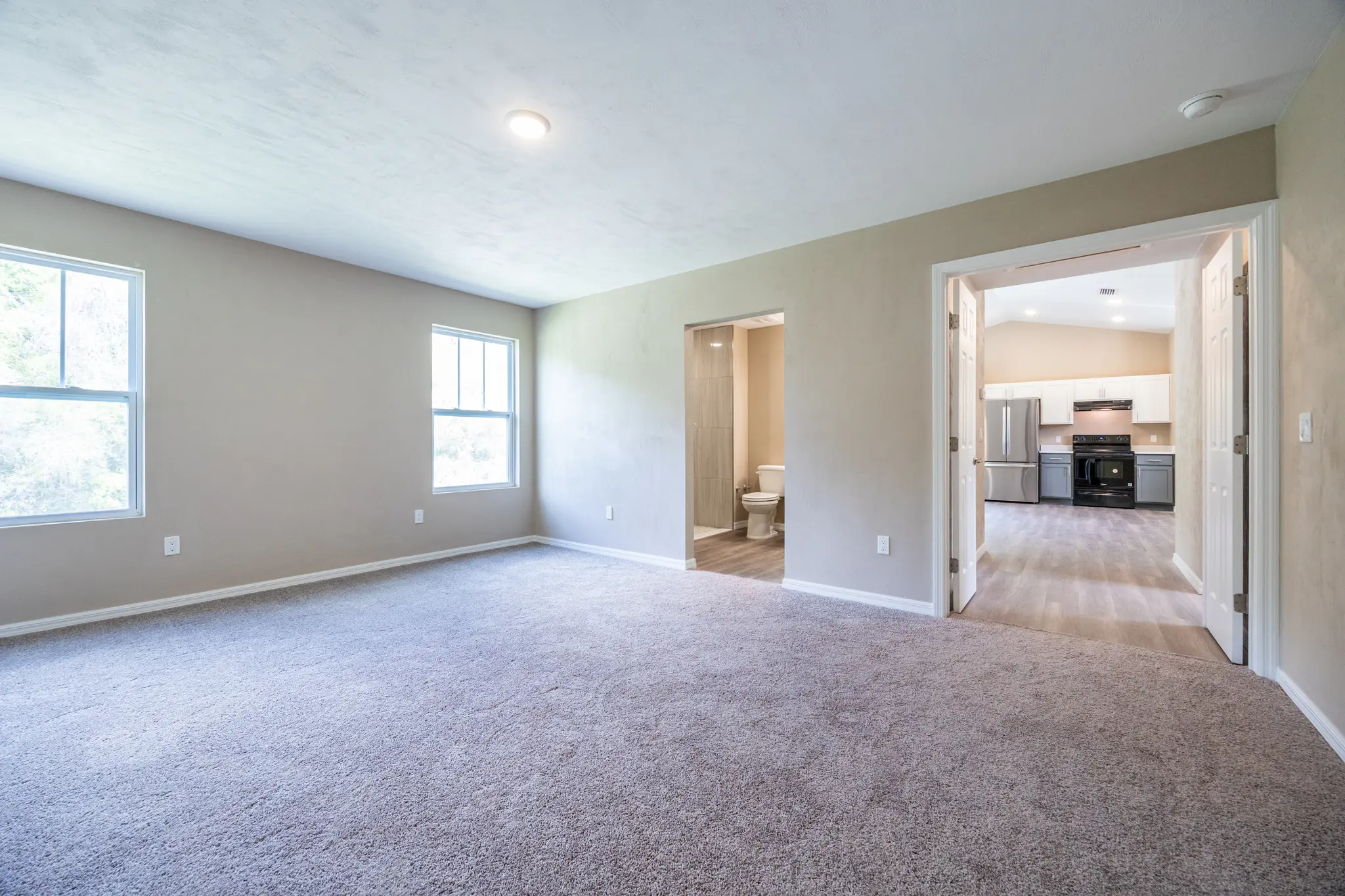 Suwannee - Interior Photo 11