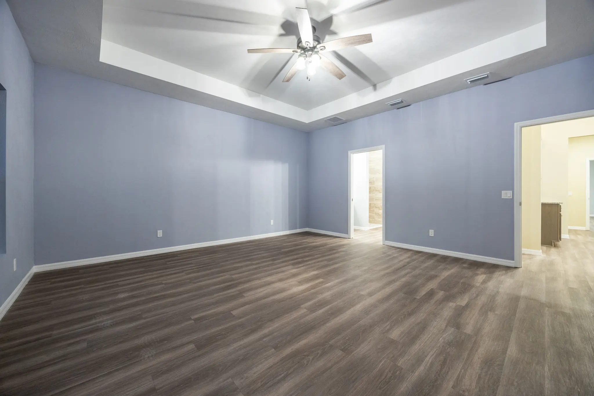 Brunswick - Interior Photo 9