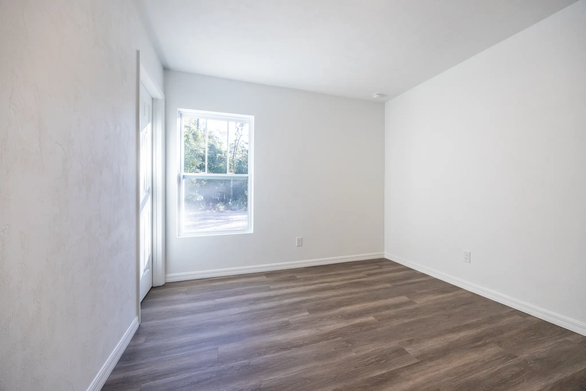 Litchfield - Interior Photo 10