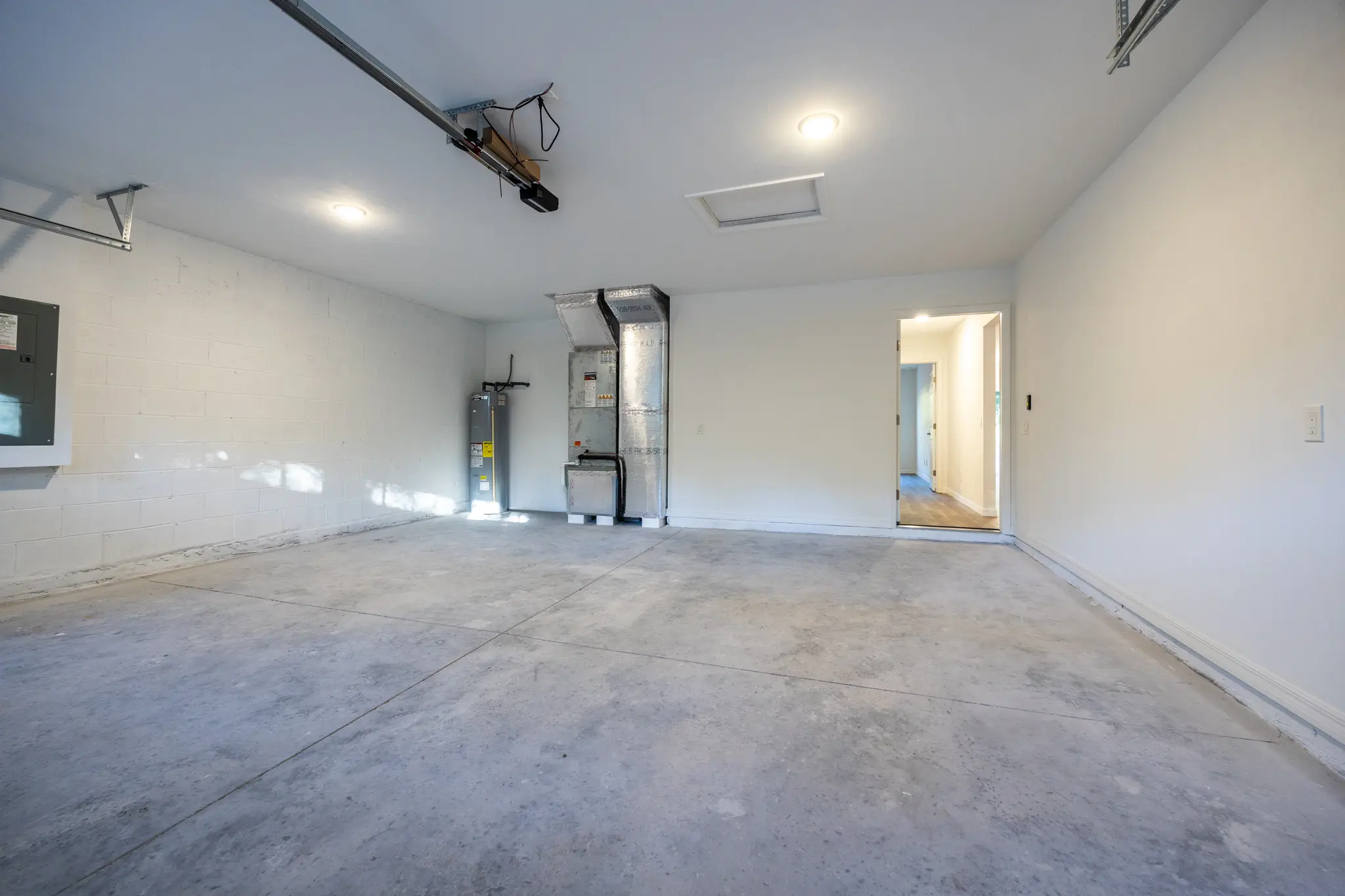 Litchfield - Interior Photo 20