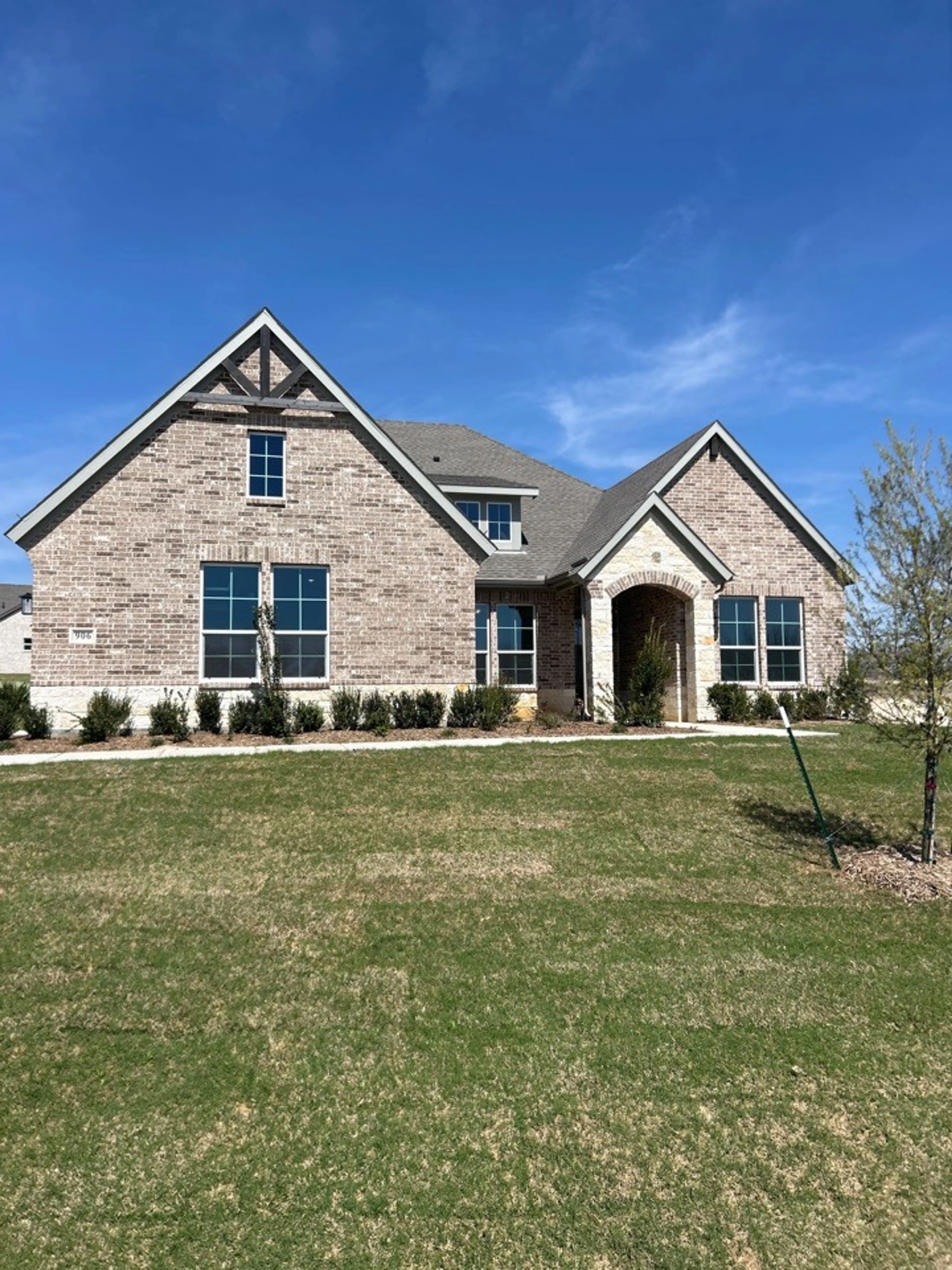 Verbena V2 - B Farmhouse Three Car Sideload