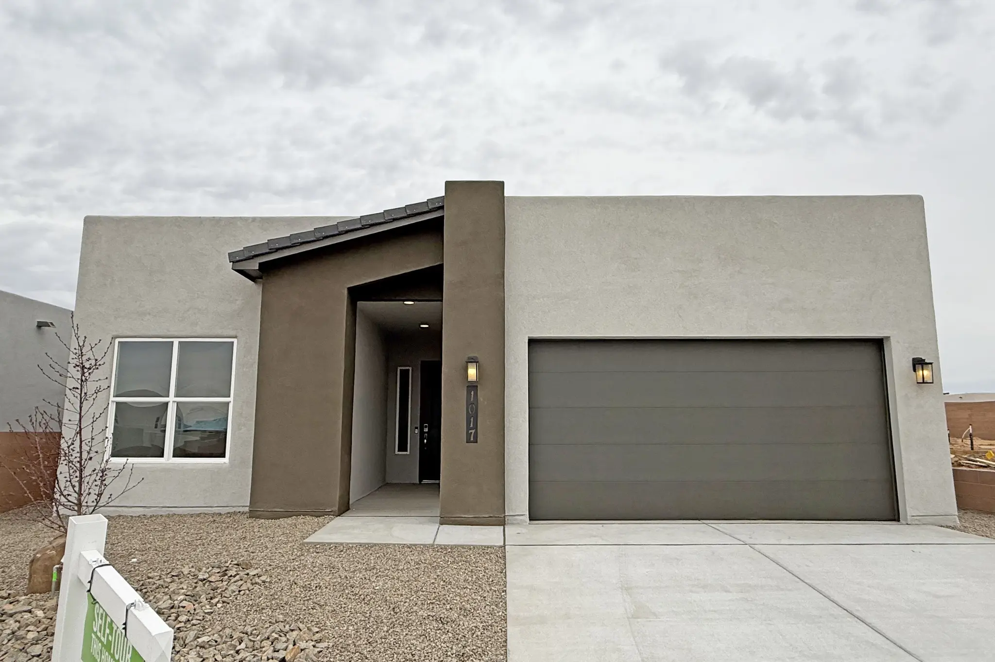 Thumbnail - 1017 Aleen