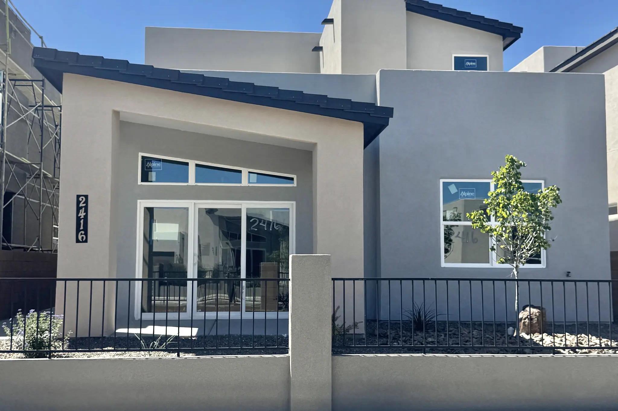 Thumbnail - 2416 deKooning